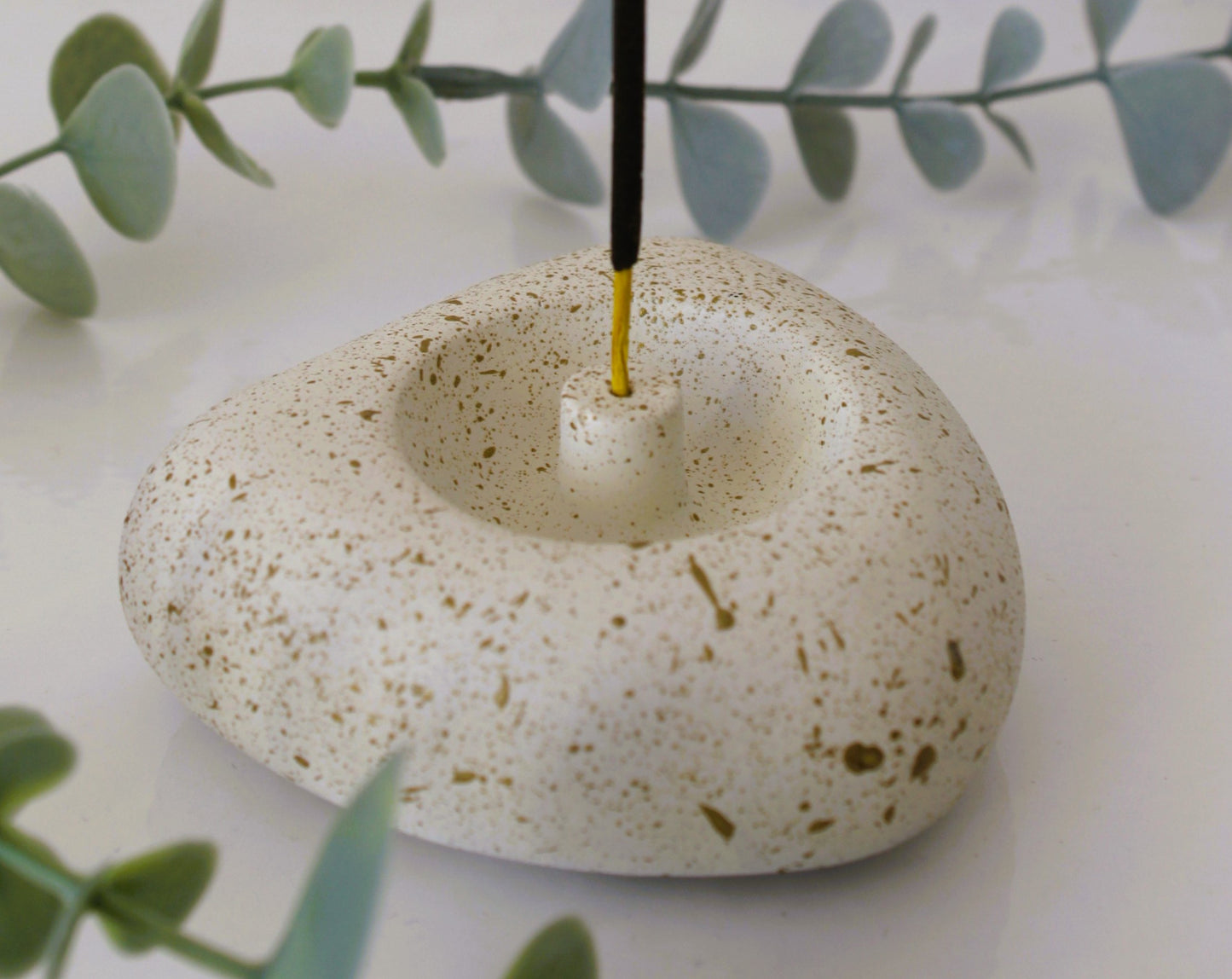 Quiet Heart – Cast Stone Incense Holder